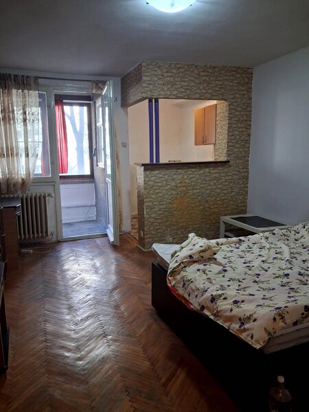 Titan, metrou 15 minute