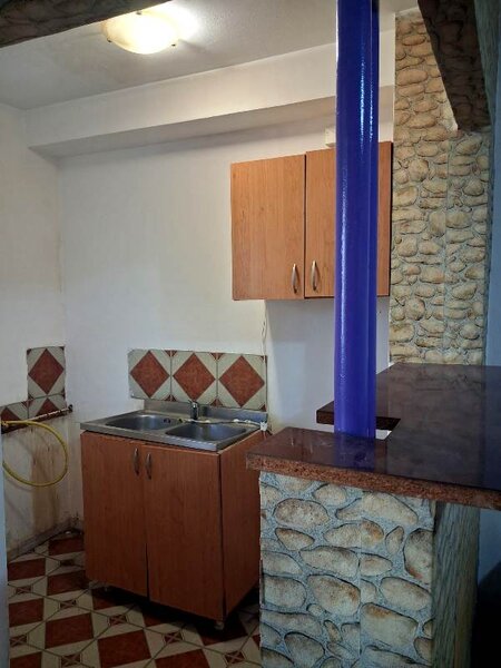 Titan, metrou 15 minute